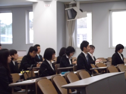 画像:講座を受ける学生たち