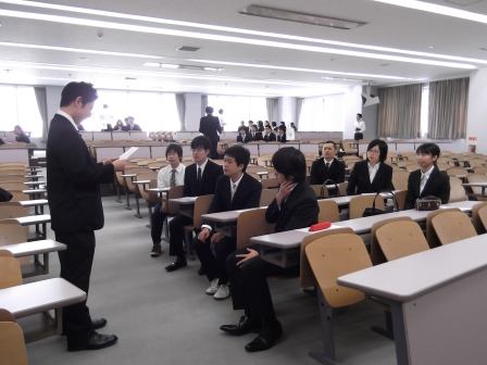画像:講座を受ける学生たち