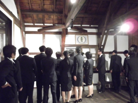 画像:店舗見学の様子
