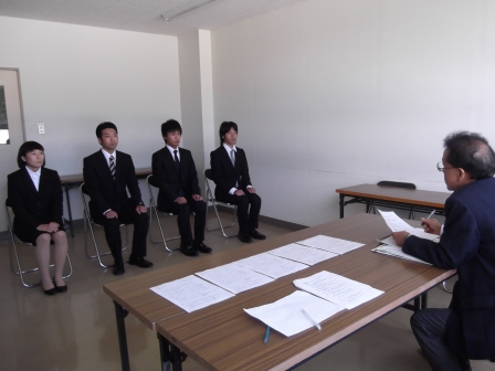 画像:集団面接の練習