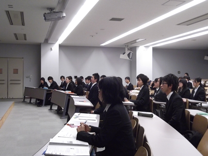 画像:講座を受ける学生たち