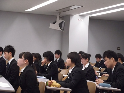 画像:講座を受ける学生たち
