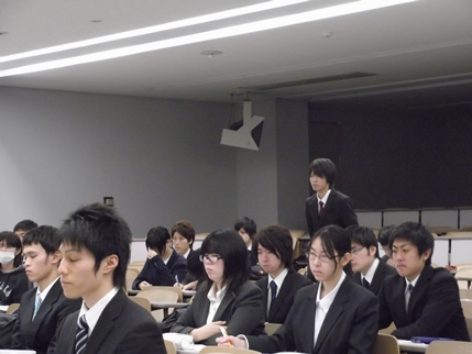 画像:講座を受ける学生たち