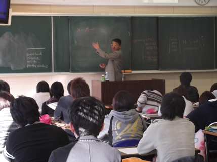 画像：講座を受ける学生たち
