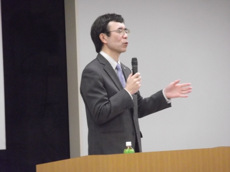 画像:外部講師の秋田労働局から小林泰樹局長