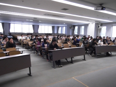 画像:講座を受ける学生たちの様子