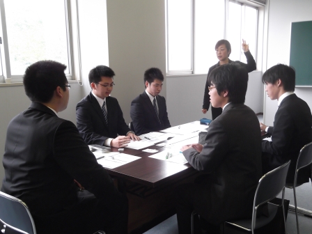 画像:講座を受ける学生たちの様子