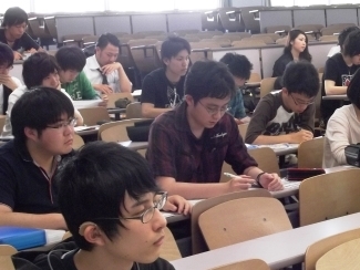 画像:講座を受ける学生たちの様子