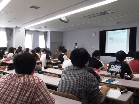 画像:講座を受ける学生たちの様子