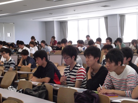 画像:講座を受ける学生たちの様子