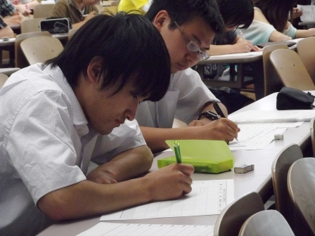 画像:講座を受ける学生たちの様子