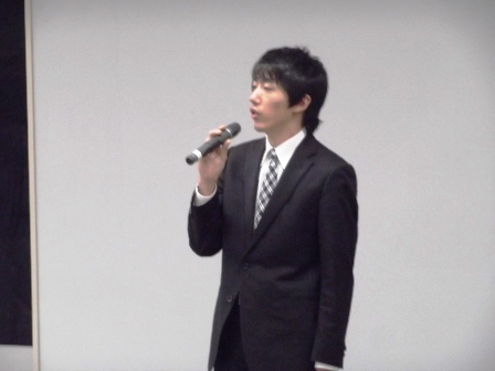 画像:就職ガイダンスを担当する講師